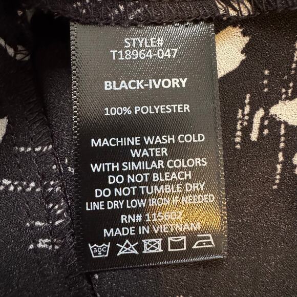 Lush V-Neck Button Up Long Sleeve Blouse Black Ivory NWT Women’s Medium - Picture 7 of 8